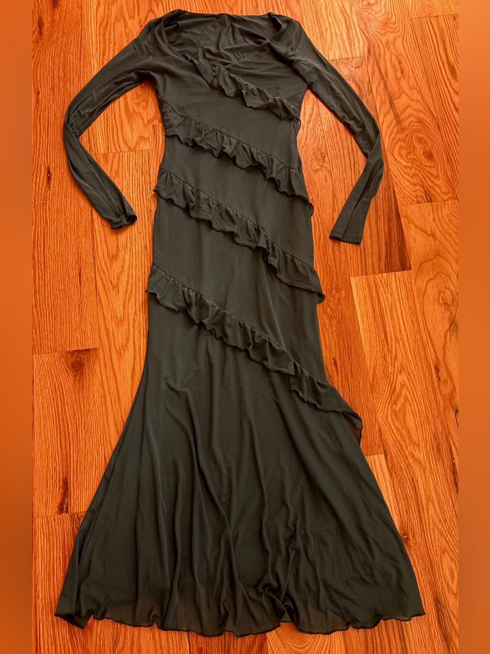 Gorgeous Long Sleeve Hunter green Maxi Dress stretchy softy size S but fits  M